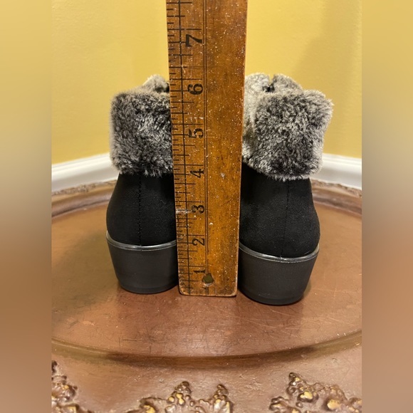 Women’s NWOT Flexus Spring Step Booties - Picture 3 of 8